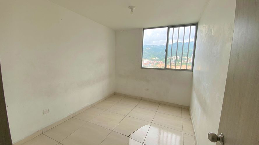 Apartamento de 3 alcobas en venta en Altos De Chanito, Girón, 61 m² · foto 11 de 16