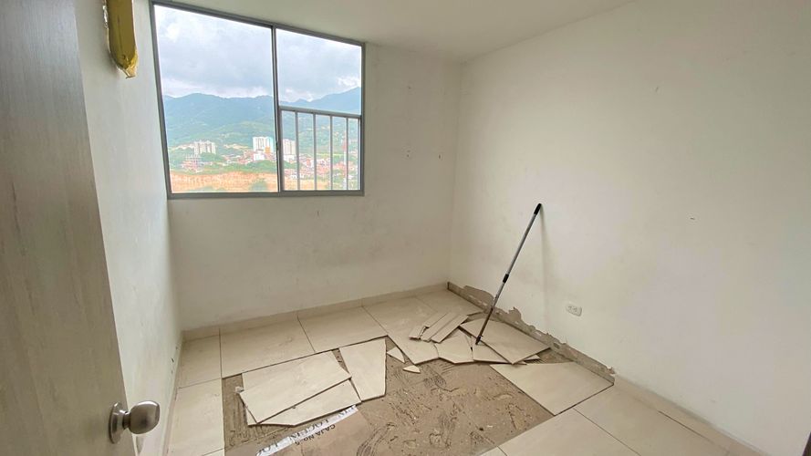 Apartamento de 3 alcobas en venta en Altos De Chanito, Girón, 61 m² · foto 13 de 16