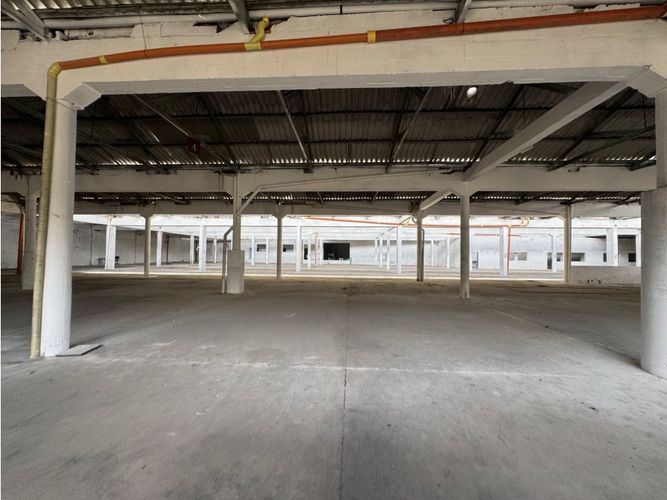 Bodega en arriendo en Los Naranjos, Itagüí · foto 5 de 12