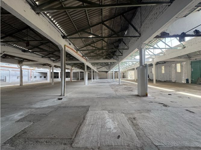 Bodega en arriendo en Los Naranjos, Itagüí · foto 8 de 12