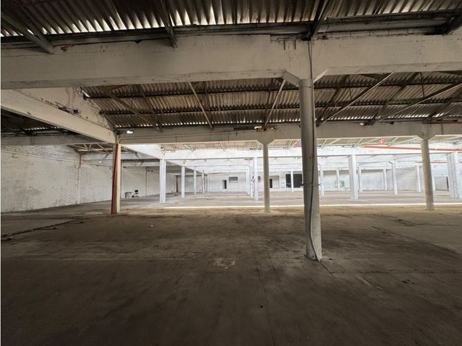 Bodega en arriendo en Los Naranjos, Itagüí · foto 10 de 12