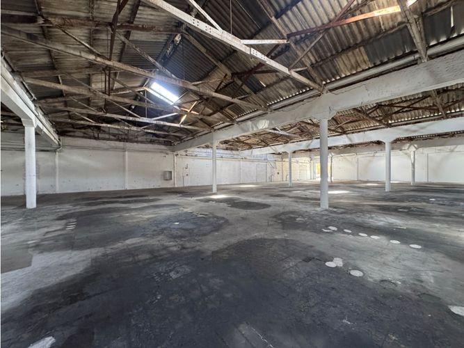 Bodega en arriendo en Los Naranjos, Itagüí, 3500 m² · foto 4 de 9