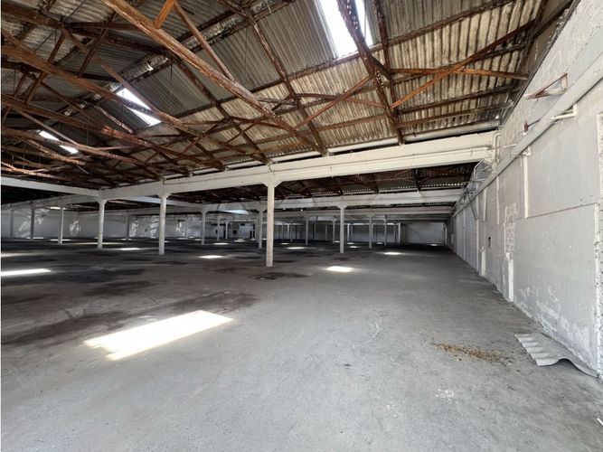 Bodega en arriendo en Los Naranjos, Itagüí, 3500 m² · foto 6 de 9