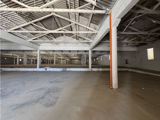 Bodega en arriendo en Los Naranjos, Itagüí · foto 4 de 13