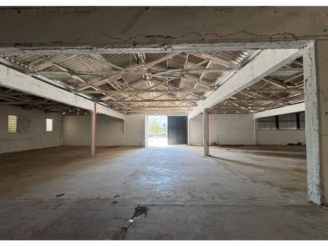 Bodega en arriendo en Los Naranjos, Itagüí · foto 6 de 13