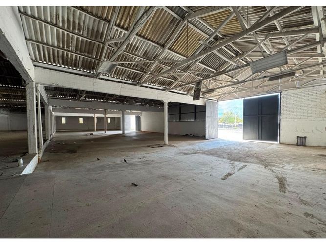 Bodega en arriendo en Los Naranjos, Itagüí · foto 8 de 13