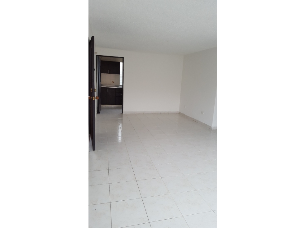 Apartamento en venta en Ciudad Los Alamos, Cali · foto 7 de 12