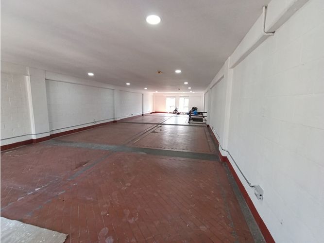Bodega en arriendo en Cristo Rey, Medellín, 170 m² · foto 5 de 7