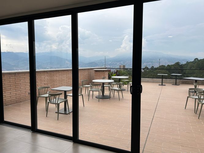 Apartamento de 2 alcobas en arriendo en Media Luna, Medellín, 94 m² · foto 5 de 20
