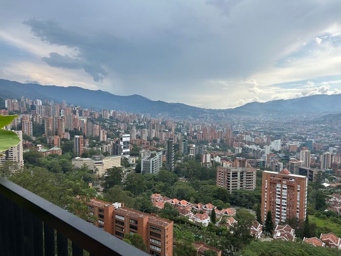Apartamento de 2 alcobas en arriendo en Media Luna, Medellín, 94 m² · foto 13 de 20