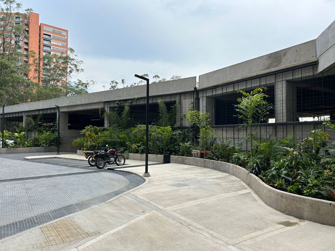 Apartamento de 2 alcobas en arriendo en Media Luna, Medellín, 94 m² · foto 15 de 20
