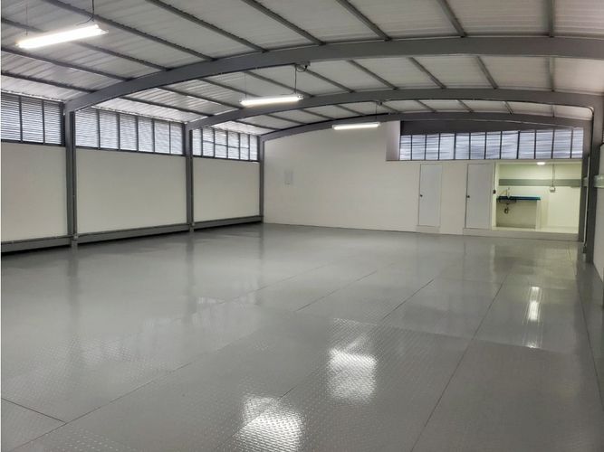 Bodega en arriendo en El Progreso, Itagüí, 180 m² · foto 2 de 9