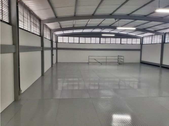 Bodega en arriendo en El Progreso, Itagüí, 180 m² · foto 3 de 9