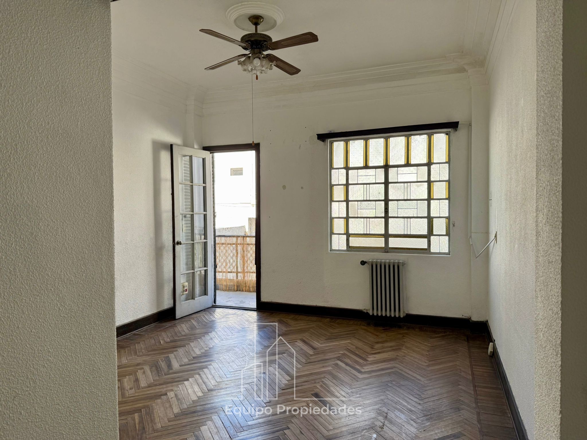 Amplio apartamento en alquiler con calefacción y garaje!!!