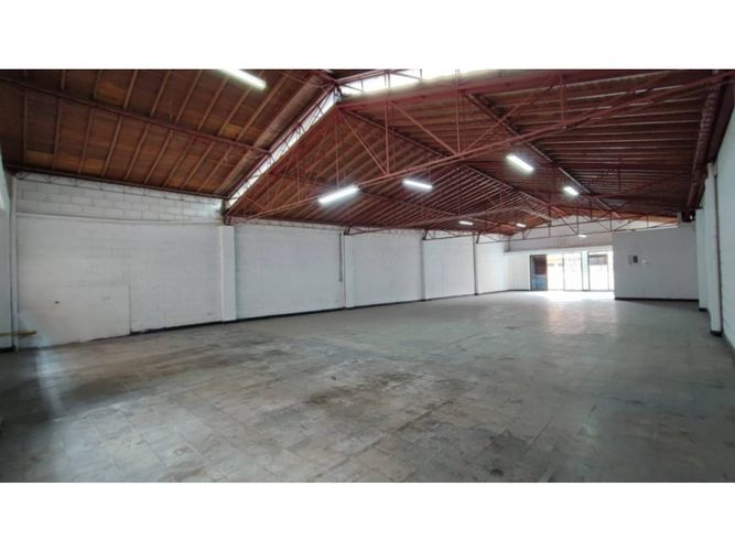 Bodega en arriendo en San Fernando, Itagüí, 290 m² · foto 2 de 7