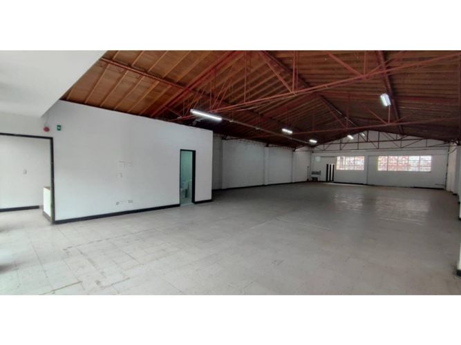 Bodega en arriendo en San Fernando, Itagüí, 290 m² · foto 4 de 7