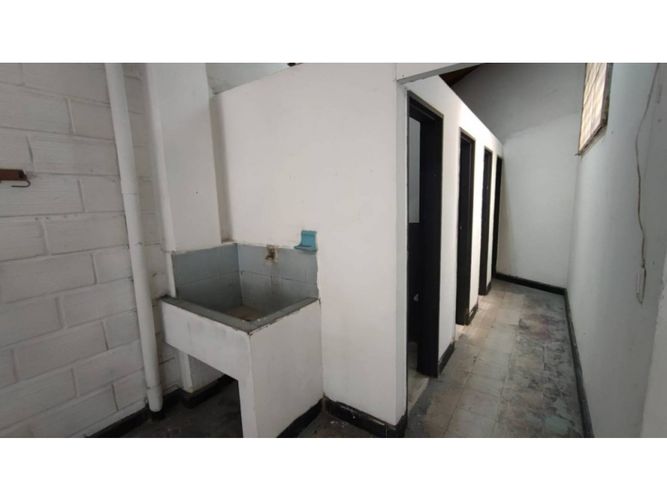 Bodega en arriendo en San Fernando, Itagüí, 290 m² · foto 7 de 7
