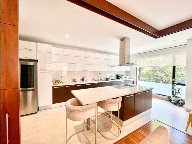 Apartamento de 3 alcobas en venta en El Virrey, Bogotá, 280 m² · foto 9 de 18