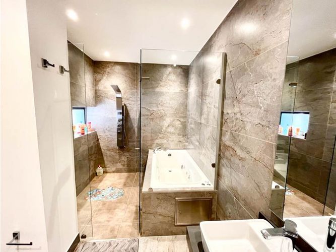 Apartamento de 3 alcobas en venta en El Virrey, Bogotá, 280 m² · foto 15 de 18