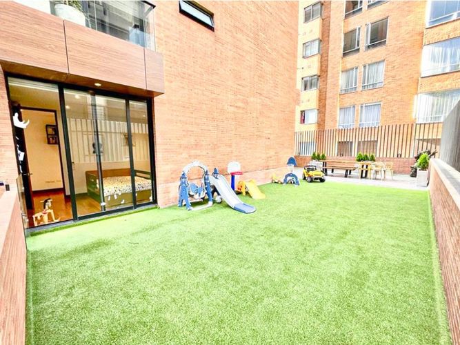 Apartamento de 3 alcobas en venta en El Virrey, Bogotá, 280 m² · foto 16 de 18