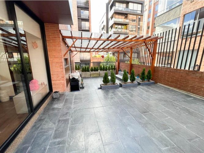Apartamento de 3 alcobas en venta en El Virrey, Bogotá, 280 m² · foto 17 de 18