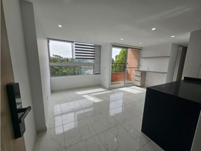 Apartamento de 2 alcobas en venta en Cuatro Esquinas, Rionegro, 51 m² · foto 2 de 24