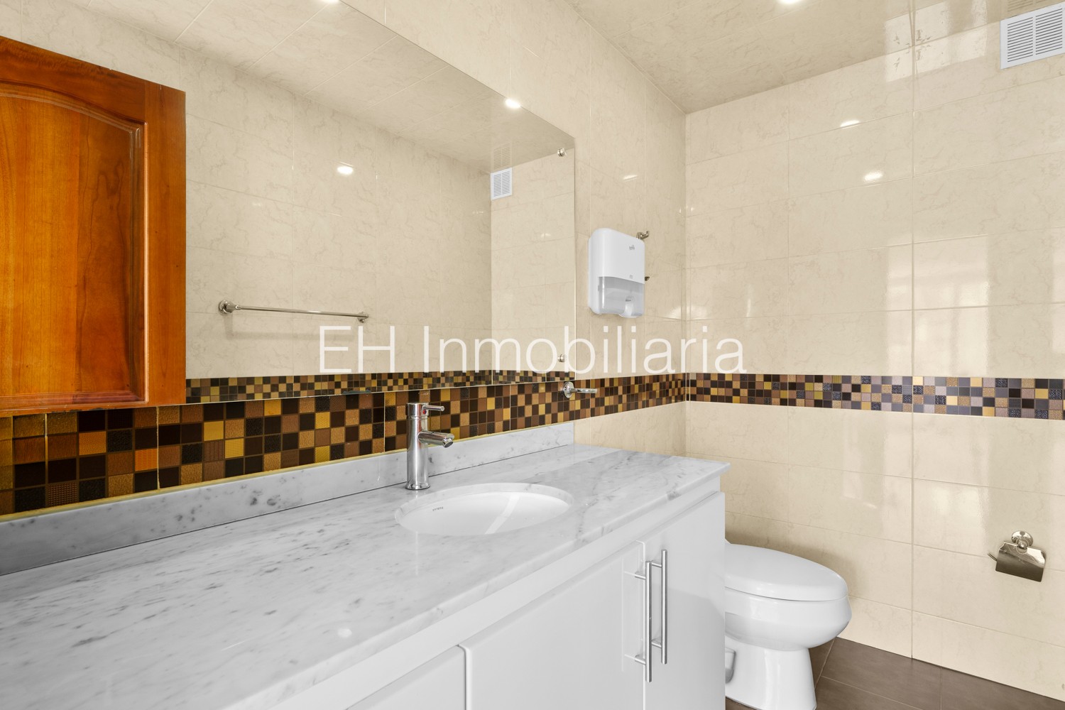 Casa en venta en Las Villas, Bogotá · foto 3 de 15
