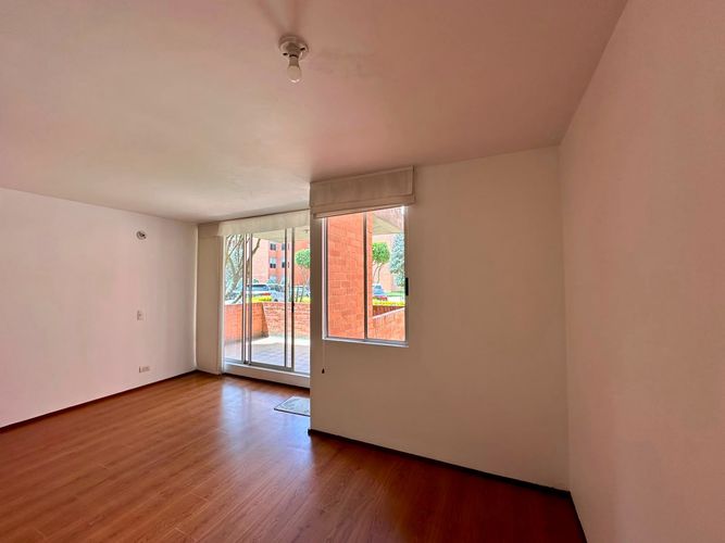 Apartamento de 3 alcobas en venta en San Nicolas, Madrid, 76 m² · foto 2 de 19