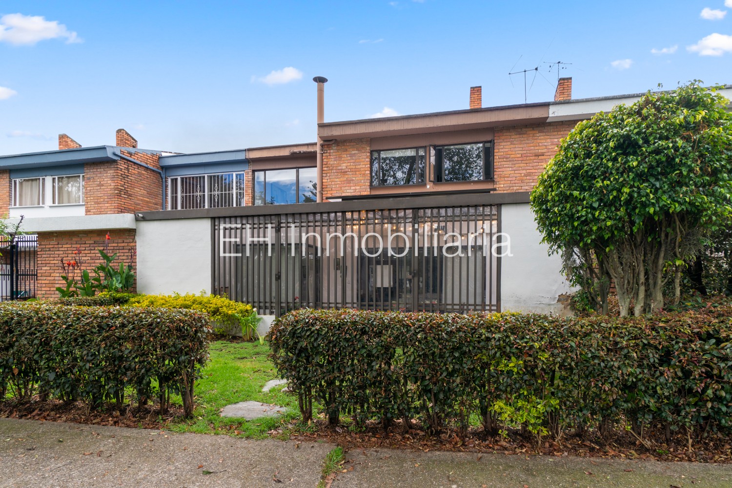 Casa en venta en Lagos De Cordoba, Bogotá · foto 8 de 16
