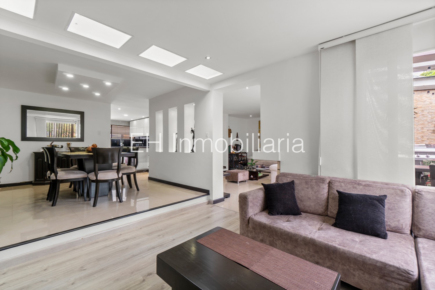 Casa en venta en Lagos De Cordoba, Bogotá · foto 3 de 16