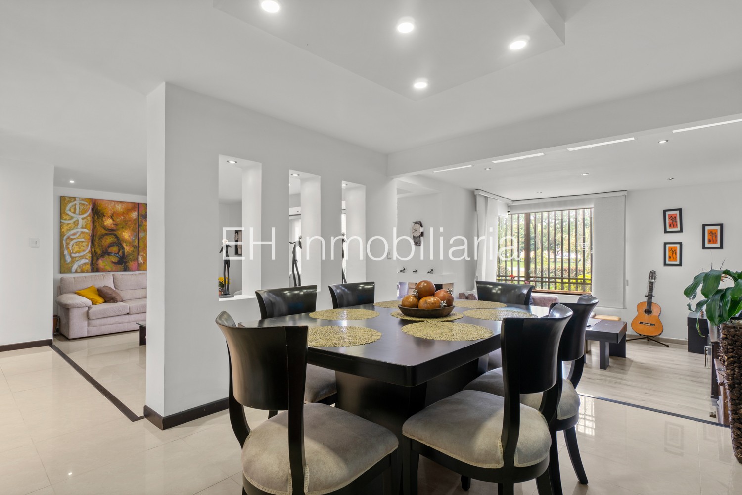 Casa en venta en Lagos De Cordoba, Bogotá · foto 2 de 16