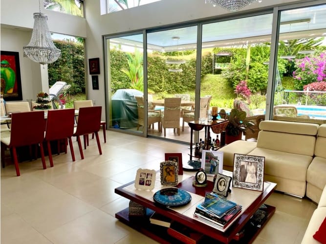 Casa de 4 alcobas en venta en El Caimo, Armenia, 232 m² · foto 3 de 24
