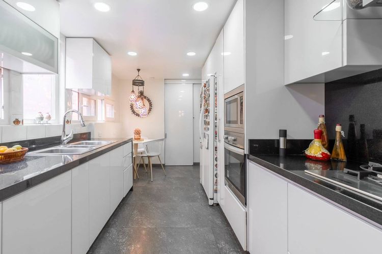 Apartamento de 3 alcobas en venta en Chicó Reservado, Bogotá, 184 m² · foto 2 de 23