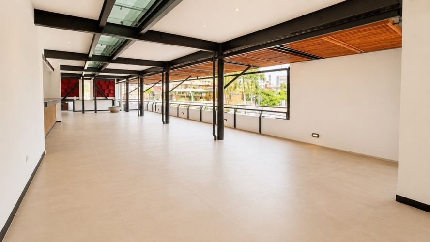 Local en arriendo en Granada, Cali, 240 m² · foto 2 de 8