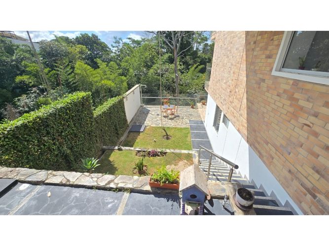 Casa de 5 alcobas en venta en Menzuly, Piedecuesta, 1026 m² · foto 4 de 23
