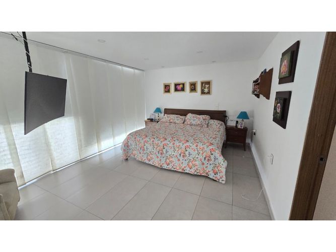 Casa de 5 alcobas en venta en Menzuly, Piedecuesta, 1026 m² · foto 12 de 23