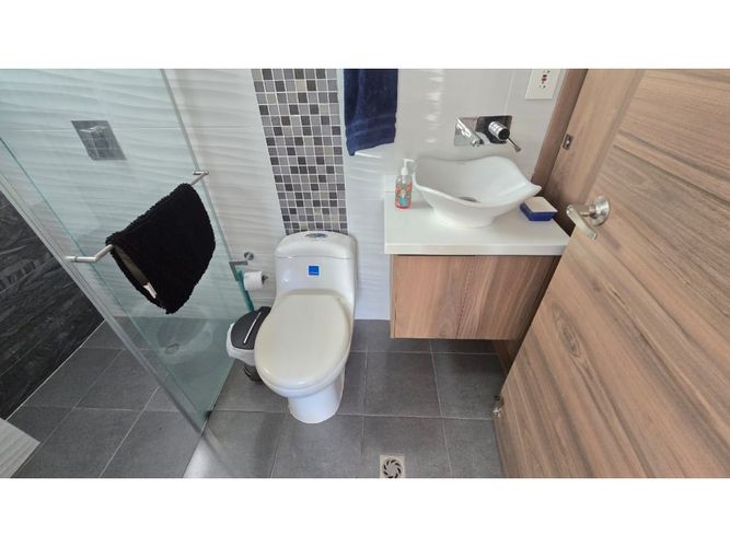 Casa de 5 alcobas en venta en Menzuly, Piedecuesta, 1026 m² · foto 18 de 23