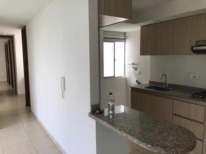 Apartamento de 2 alcobas en venta en Cr. Los Naranjos, Jamundí, 62 m² · foto 17 de 24