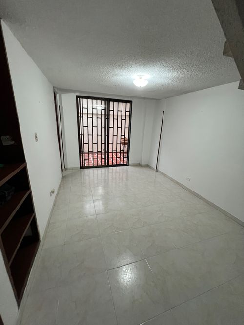 Casa de 5 alcobas en venta en Alamos, Cali, 125 m² · foto 13 de 24