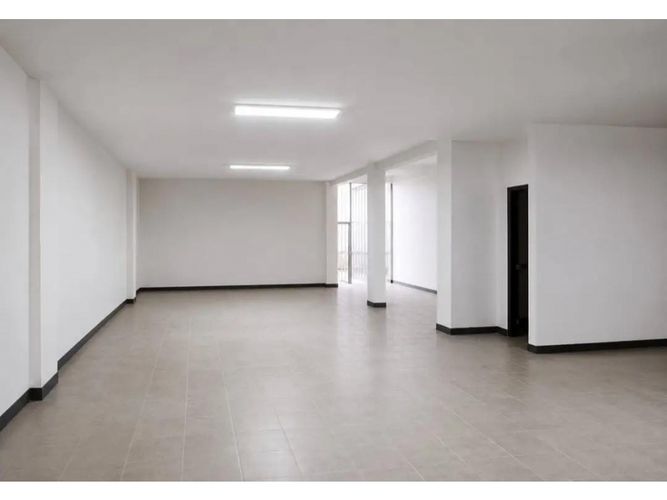 Bodega en venta en San Fernando, Medellín, 560 m² · foto 3 de 9