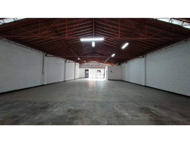 Bodega en venta en San Fernando, Medellín, 560 m² · foto 4 de 9