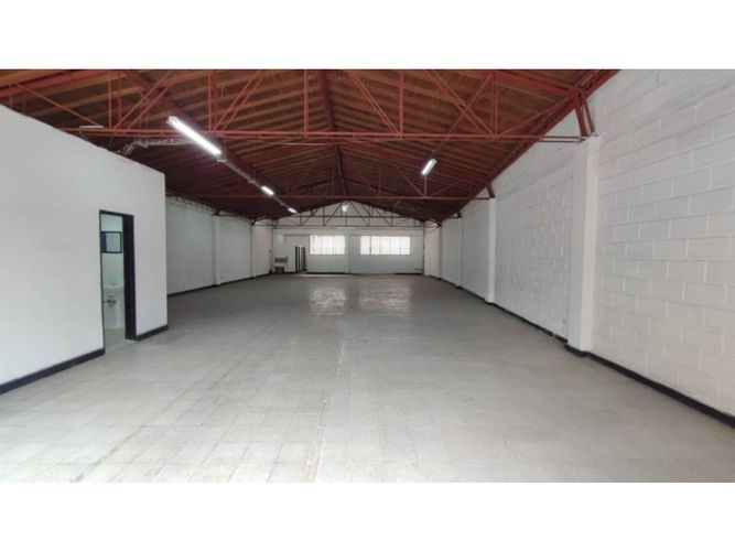 Bodega en venta en San Fernando, Medellín, 560 m² · foto 6 de 9