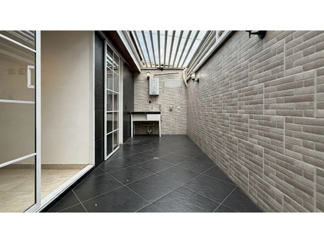 Casa de 3 alcobas en venta en Cr Las Flores Del Campestre I, Palmira, 95 m² · foto 5 de 18
