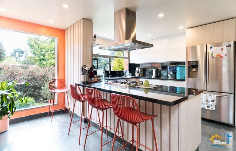 Casa de 4 alcobas en venta en Pueblo Viejo, Cota, 250 m² · foto 2 de 24