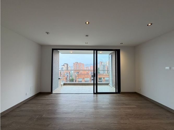 Apartamento de 2 alcobas en arriendo en Los Balsos, Medellín, 105 m² · foto 3 de 16