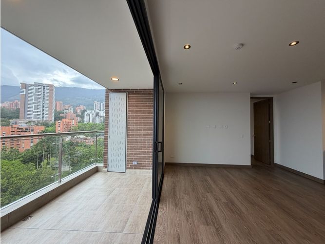 Apartamento de 2 alcobas en arriendo en Los Balsos, Medellín, 105 m² · foto 4 de 16