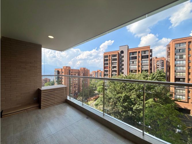Apartamento de 2 alcobas en arriendo en Los Balsos, Medellín, 105 m² · foto 5 de 16