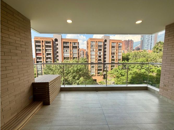 Apartamento de 2 alcobas en arriendo en Los Balsos, Medellín, 105 m² · foto 6 de 16