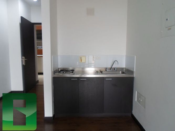 Oficina en arriendo en Las Lomas No.1, Medellín, 35 m² · foto 3 de 18