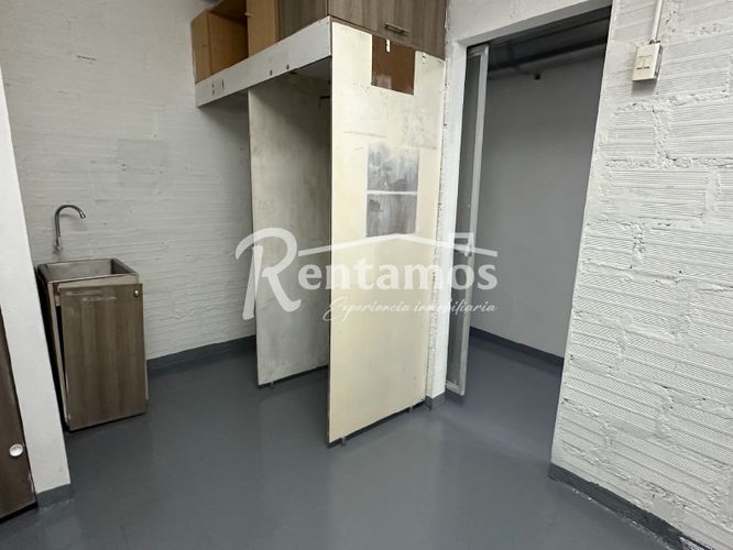 Bodega en venta en Playa Rica, Itagüí, 185 m² · foto 8 de 16